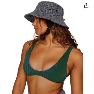 NWT Seea Zain Surf Hat, XS/S